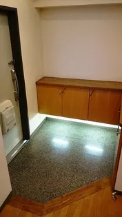 市ヶ尾プラーザビル【7階】の玄関