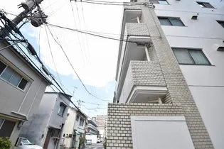 岡田ビル【3階】の外観