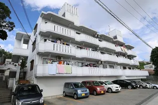 コーポ外間【2階】の外観