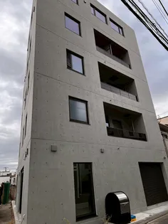 VIC ACROSS TOGOSHIの外観