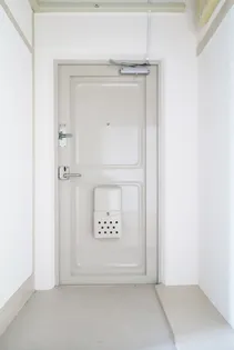 UR鈴蘭台第五【3階】の玄関