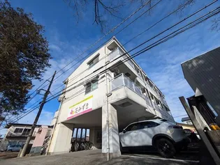 アパートメントハウス戸祭【1階】の外観