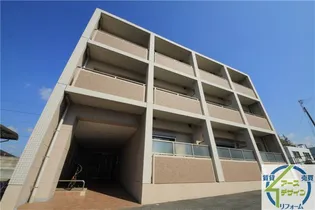 アーズ アーズ【3階】の外観