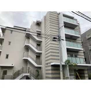 シェノン三軒茶屋【4階】の外観