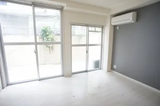 ラ・ハイール喜連【1階】の居間