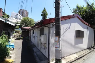 麻布アパートの画像