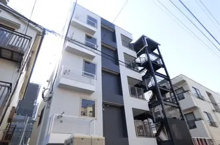 NOIR ET BLANC蕨の画像