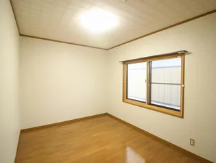 モアプレシャス【2階】の内装