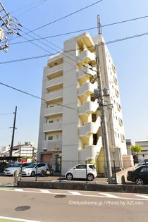 ジュネス坂本【4階】の外観