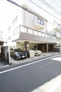 エトワールドゥ新月【1階】の外観