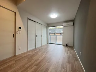 メゾン・ド・アンジュA棟【2階】の居間