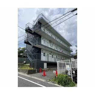 東京都新宿区西落合3【マンション】の外観