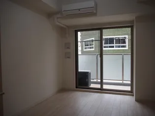 エスプレイス神戸ハーバーウエスト【2階】の居間