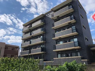 モンテネグロ【3階】の外観