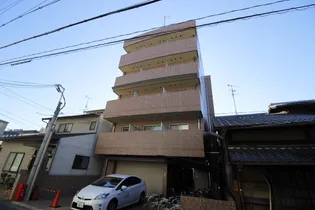 ルネッサンス ドゥの外観