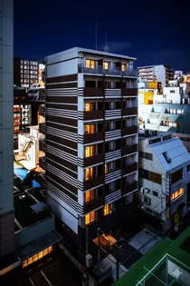 東京都新宿区新宿1【マンション】の外観