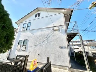 エステート三ッ沢【1階】の外観