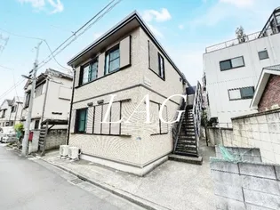 シェ・フルール【2階】の外観