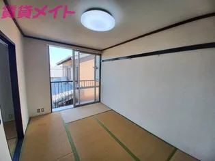 コーポ幸洋【2階】の居間