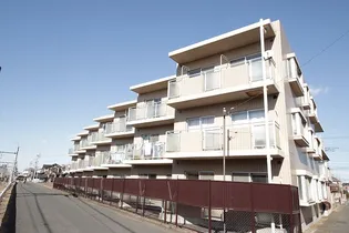 埼玉県鴻巣市稲荷町【マンション】の外観