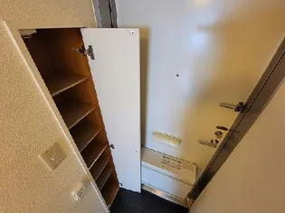 レオパレスKEN【1階】の玄関