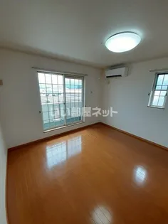 ミラベル【2階】の居間