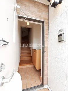 ミラベル【2階】の玄関