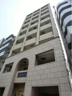 東京都新宿区余丁町【マンション】の外観