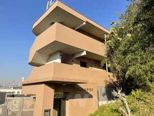 大倉山ヒルテラス【1階】の外観