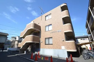 レジデンス学南【1階】の外観