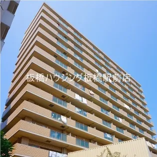 コンフォリア板橋仲宿【6階】の外観