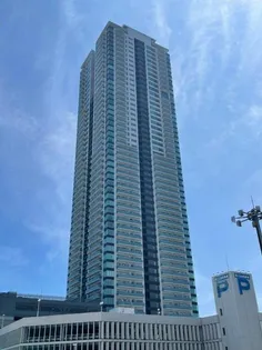 シエリアタワー千里中央【25階】の外観