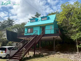 三重県津市白山町伊勢見【一戸建】の外観