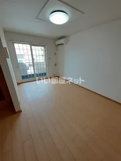 パストラーレ涼 A棟【1階】の居間