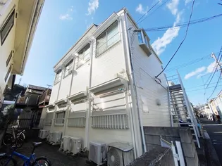 ホワイトパレス【1階】の外観