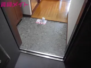 グランドリーム【1階】の玄関