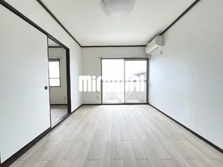 エステート羽津 C棟【2階】の居間