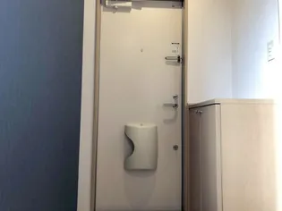 スプリングガーデン Bの玄関