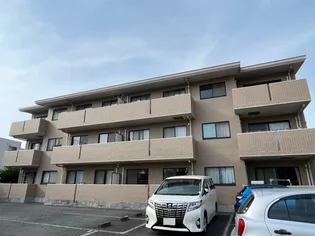 レアールマンション杉山【1階】の外観