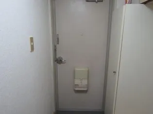 高橋ビル【4階】の玄関