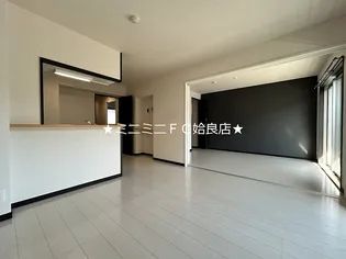 鹿児島県姶良市西餅田【マンション】の外観