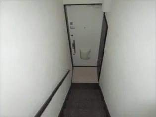 アムールYuki【2階】の玄関