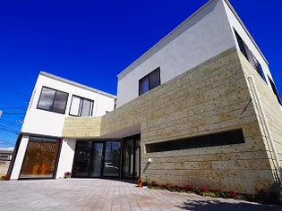 au large【2階】の外観