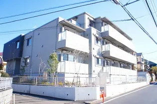 トロワベルテュの画像