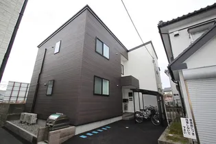 エレーヴ大学前【2階】の外観