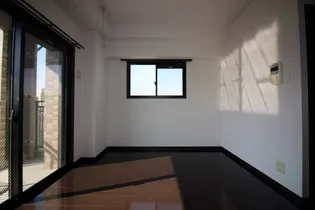 リライアンス井尻【2階】の居間