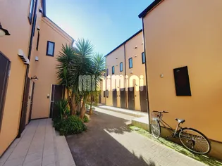 東京都中野区新井1【アパート】の外観