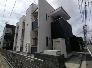 QUONS RECESSの画像