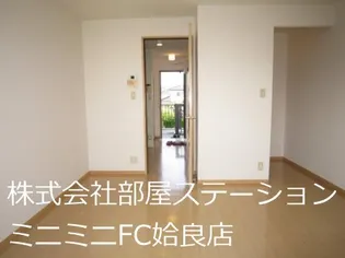 鹿児島県姶良市東餅田【アパート】の外観