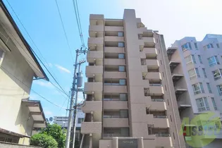 アルファ上杉の画像